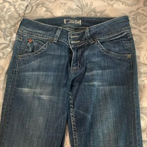 Gently used, great fit, no stains, no flaws, smoke-free!